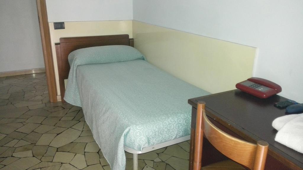 Hotel Mira Varese Pokój zdjęcie